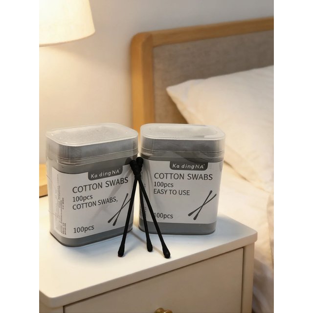 200 pieces of black double-ended cotton swabs with thread and ear scoops for cleaning ear canals and applying makeup.