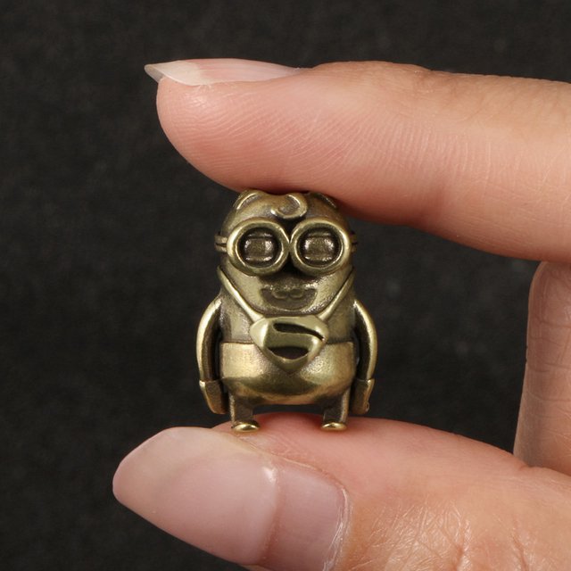 Figurines de personnages de film chauds, grands yeux, couteau EDC, perles en laiton, breloques