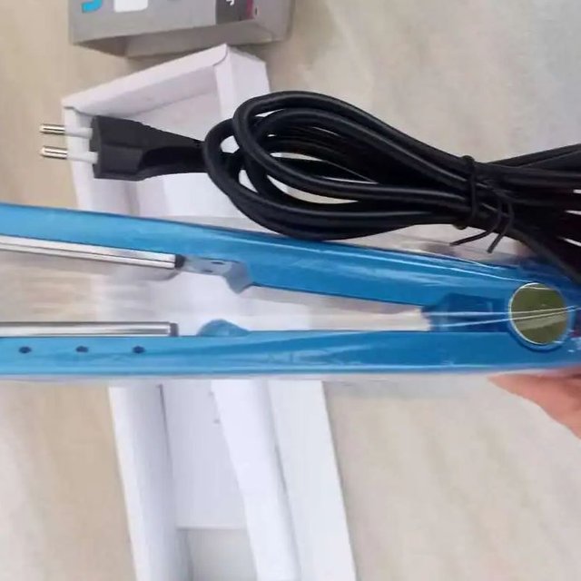 Classic Nano Titanium Hair Straightener Perm 1/4 Portable Wide and Narrow Edition Factory Direct Sales