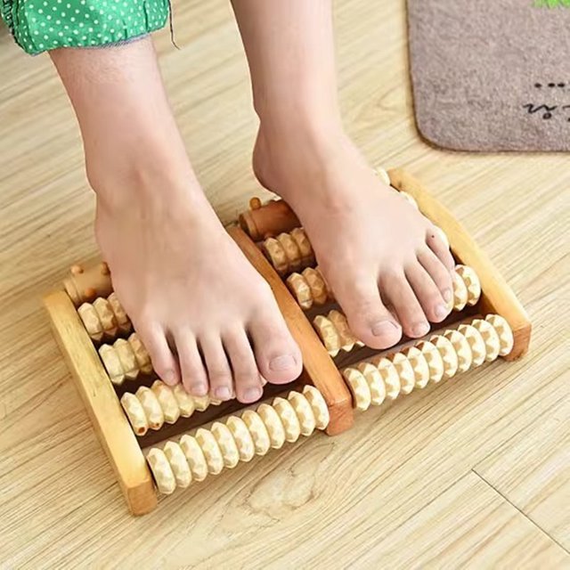 Wooden foot massage roller, dual-control design, portable for home use, a four-season foot care tool