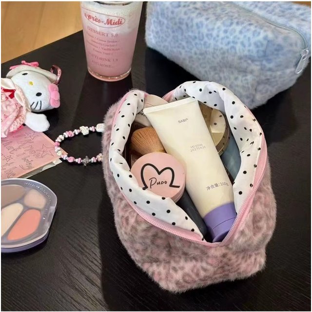 Durable Fuzzy Makeup Bag Large Capacity Leopard Print Toiletry Organizer Portable Cosmetic Bag Girls Travel Storage