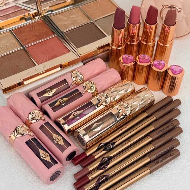 Charlotte Tilbury Lipliner Unreal Lips Healthy Glow Nectar Oil Pillow Talk Big Lip Plumpgasm Makeup Blush CT Foundation Stick