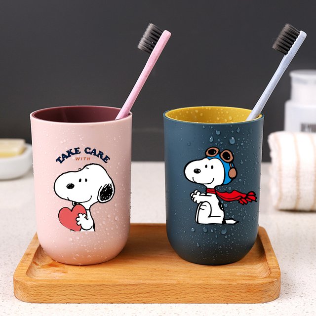 Snoopys Home Fashion Toothbrush Cup for men Women Anime Cartoon Simple Household Items Couple Good-looking Toothbrush Cups Gifts
