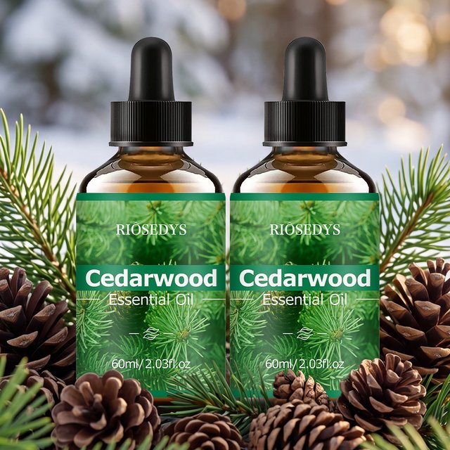 60ml CEDARWOOD ESSENTIAL OIL has deep nourishing moisturizing effects, making it suitable for massage, skin care, and hydration.