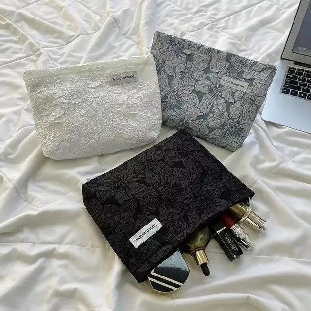 Stylish Floral Embossed Portable Bag, Beautiful Cosmetic Bag, Large Capacity Simple Storage Bag, Suitable for Everyday Use