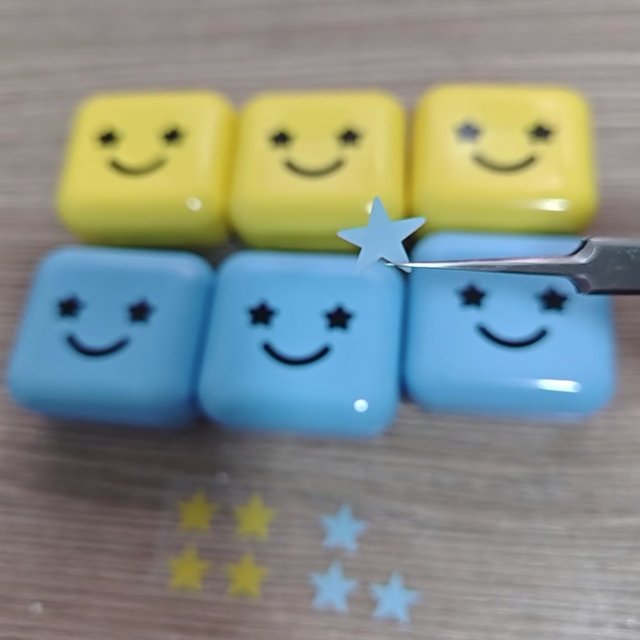 cute colored star decoration stickers - water-based gel acne cover stickers Cute Concealer with makeup mirror Storage Box