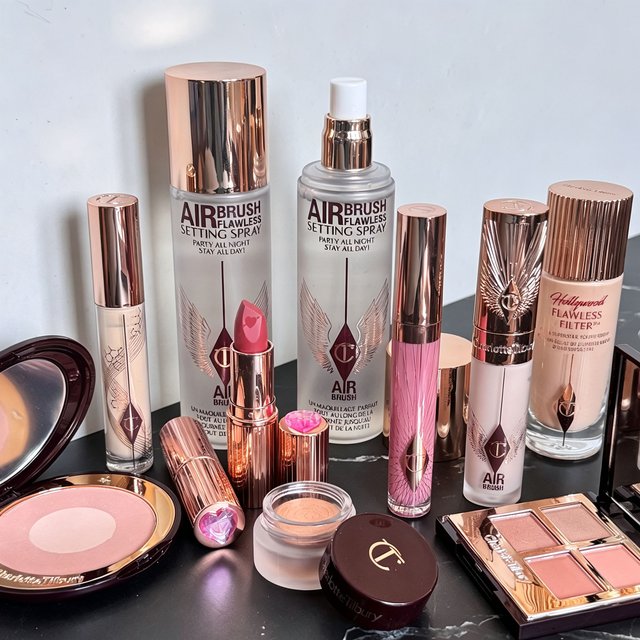 Charlotte Portable Makeup Pillow Talk Love Effect Lipstick Waterlight Lip Gloss &Four Colors Eyeshadow Palette Tilbury Cosmetics