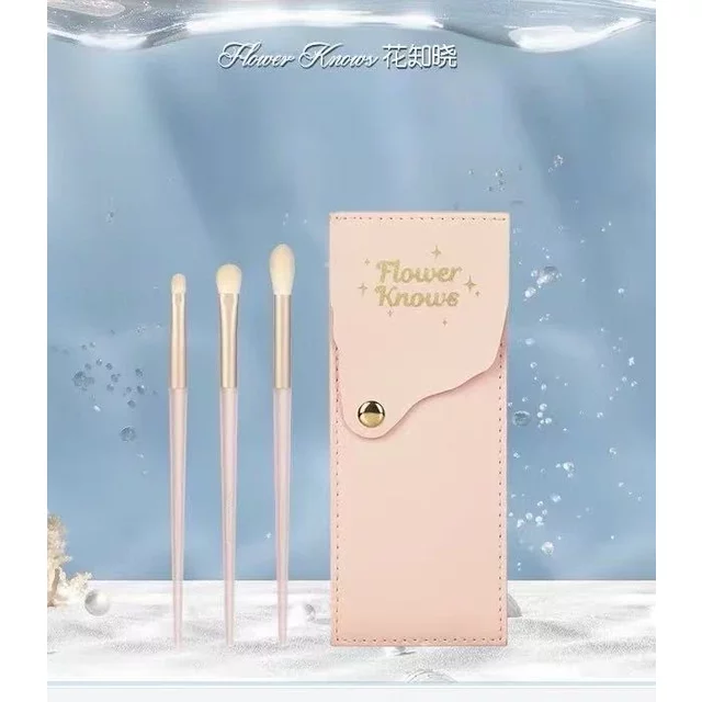 Flower Knows Swan Ballet Strawberry Rococo Blush Spot Brush Wool Fluffy Makeup Brush Conditioning Makeup Tool Flowers Know