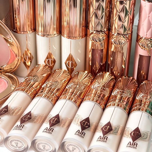 Best Seller CT Brand Plumping Lip Gloss Moisturizing Volumizing Lip Care Eyeshadow Cream Heart Blush Lipstick Lipliner Cosmetics