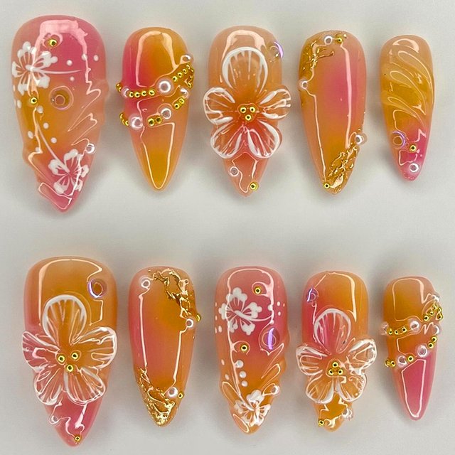 24 pièces fleur blanche faux ongles conseils Ins jaune rose Blush faux ongles portable couverture complète européenne amande en forme de presse sur les ongles