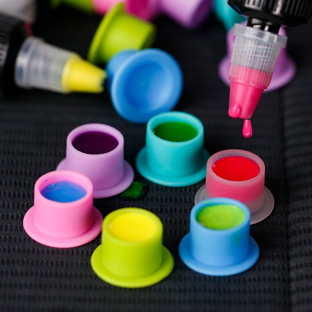 100Pcs Disposable Tattoo Silicone Ink Cup Permanent Makeup Pigment Holder Container Cap Tattoo Ink Accessories for Tattoo Artist