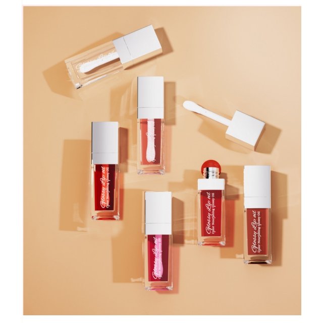 Hellokiss Lip Oil Moisturizing Mirror Water Glitter Lip Gloss - Lip Glow Oil Makeup for Smooth Shiny Kissable Lips