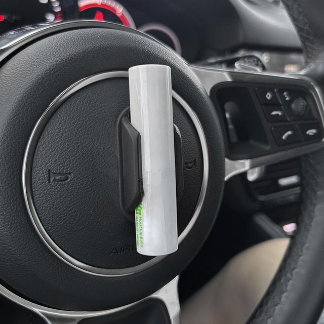 Car Lip Balm Holder Multipurpose Anti-Slip Lipstick Holder Automotive Lipstick Holder Car Accessories for Lip Balm Chapstick