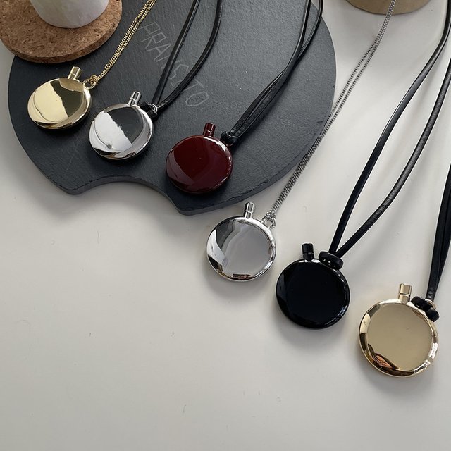 Collier pendentif bouteille de parfum à la mode, corde en cuir pour hommes et femmes, Long, petit, populaire, Simple, chaîne de pull Premium