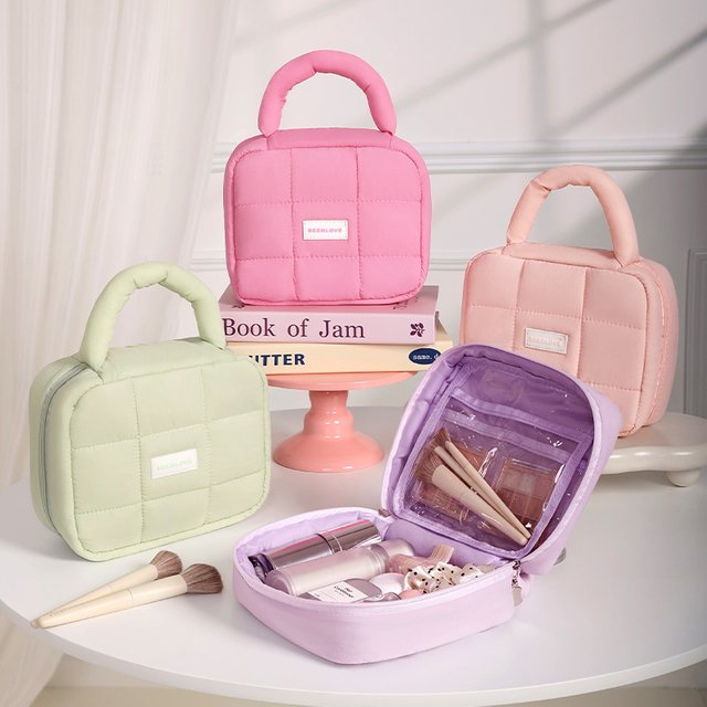 1 Cute Makeup Bag with Plaid Pattern, Portable Minimalist Makeup Bag in Macaron Colors, Waterproof Toiletry Storage Bag with Handle, Cute Girly Foam Makeup Bag, Makeup Pouch, Skincare Bag, Toiletry