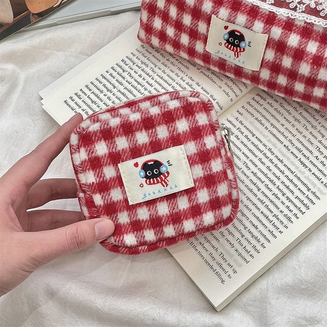 Makeup Bag Plush Plaid Pencil Case Cute Sweet Cosmetics Zipper Bag Ins Simple Travel Toiletry Pockets Student