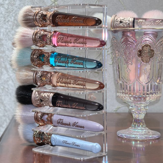 Flower Knows Ensemble De Pinceaux Maquillage 2pcs Swan Ballet Bunny Garden Sweetie Bear Knight Unicorn Pinceau Blush Pointillé Doux Outils Beauté Cadeau Mignon