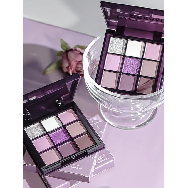 Purple Eyeshadow Palette -9 natural and shimmery finish colors for a long-lasting smoky eye makeup