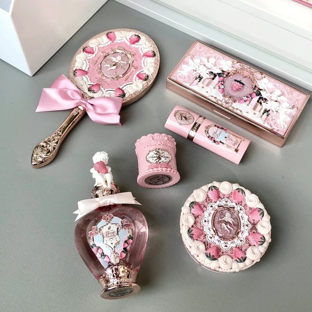 Flower Knows Rouge à Lèvres Matte Blush Liquide Set Fraise Cupidon Poudre Pressée Tenue Longue Crème Veloutée Léger Résistant au Transfert