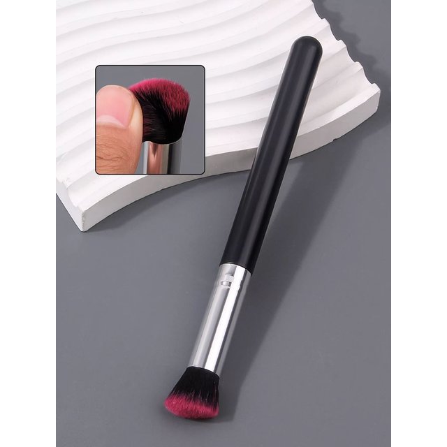 1PCS Angled Concealer Brush, for Blending Liquid Foundation & Under-eye Concealer, Creates Smooth Flawless Makeup Finish
