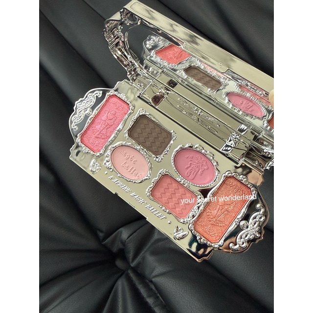 Six-color Swan Eyeshadow Palette Black Gothic Eye Shadow Matte Powder Pearlescent Shadow Pearlescent Earth Eyemakeup