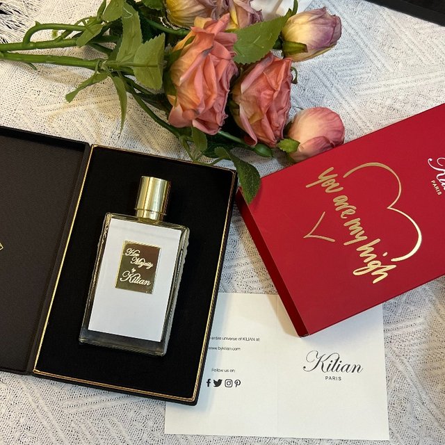 Luxury Unisex Perfume 50ml Floral Chypre Fragrance Peach Rum Rose Cedar Papyrus Long Lasting Elegant Sweet Warm Scent