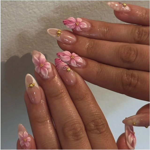 24PCS Pink Blush 3D Flower Press on Nails Sweet Simple Pattern French Fake Nails for women Artificial Wearable Almond Nail Tips