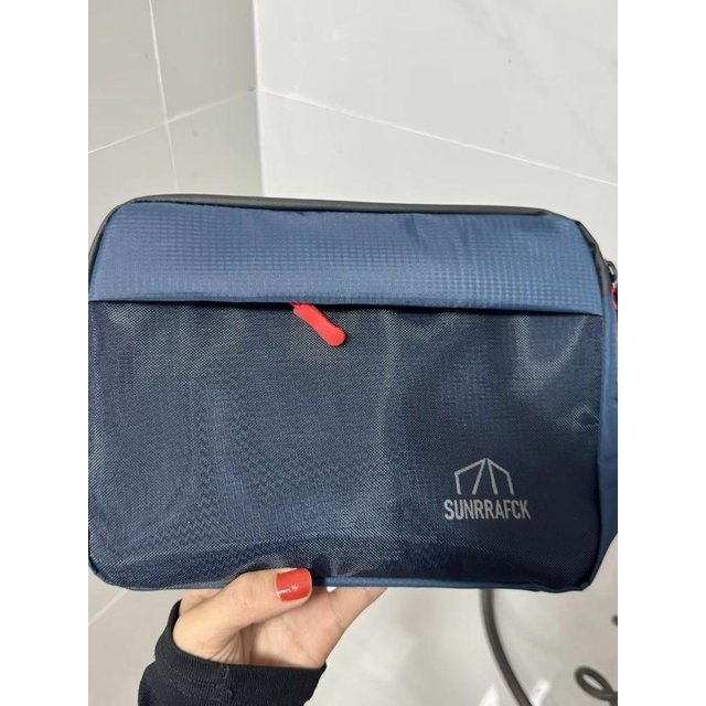 Triangular Collection Bag Mesh Wear-Resistant Travel Storage Bag Multi-Functional Lightweight Business Makeup Bag