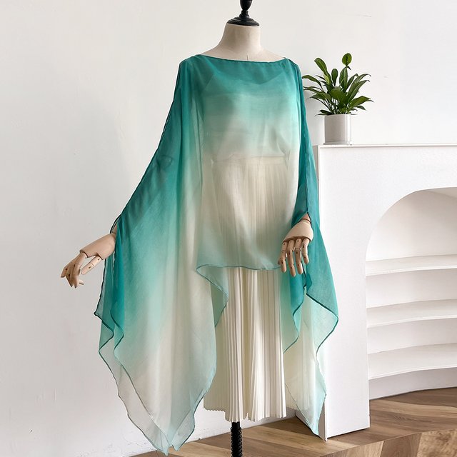 Travel vacation photo shoot summer new Chinese style sunscreen Cloak women's thin style temperament cloak fashion gradient women