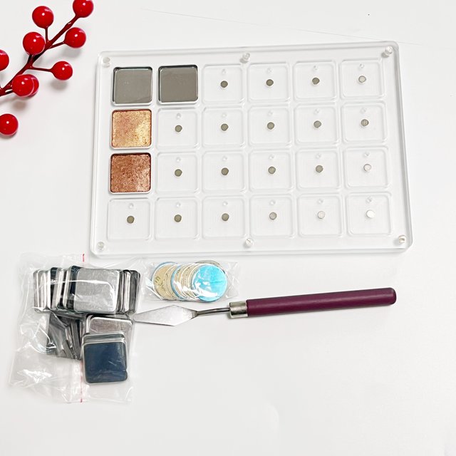 Clear Acrylic Empty Magnetic Palette 24 Slots for 26x26mm Square Refill Pans, with 20 Metal Sticker& Spatula for DIY Eyeshadow