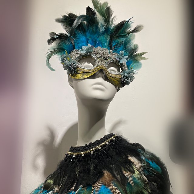 Venetian Feather Masquerade Half Face Masks Roman Antique Mask for Woman Prom Ball Party Gothic Halloween Costume Accessories