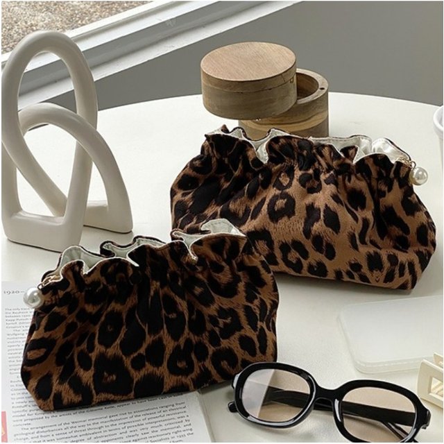 Fashion Women Pearl Zipper Makeup Bag Large Capacity Toiletry Travel Organizer Pouch Ladies Leopard Printed Make Up Bags Gift