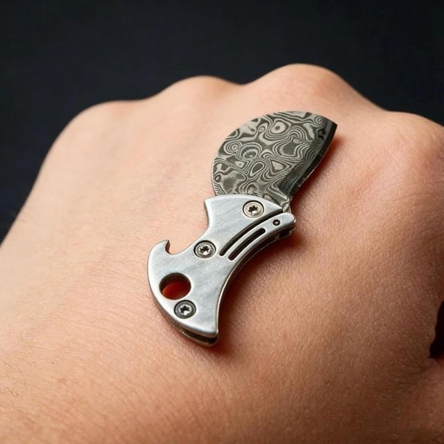 Portable Titanium Material Bottle Opener Quirky Style Practical Design EDC Cutter Compact Tin Opener Everyday Carry