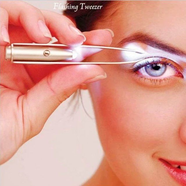 Portable Stainless Steel Led Make Up LED Light Eyelash Eyebrow Clip Tweezer Set Smart Design Hair Remove Tweezer Makeup Tool