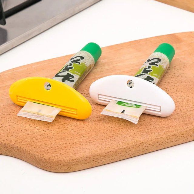 1/2pcs Toothpaste Squeezer Manual Squeezed Toothpaste Tube Clips Multifunction Facial Cleanser Dispenser Squeezer