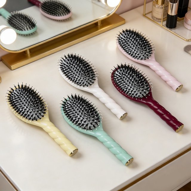 Brosse à cheveux en poils de sanglier, peigne démêlant torsadé avec embouts de massage du cuir chevelu, brosse anti-casse pour tous les types de cheveux