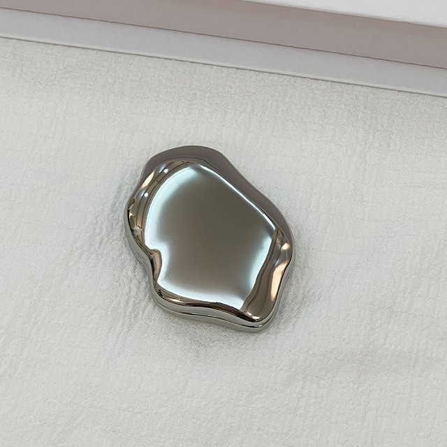 New Handheld Heart-Shaped Makeup Mirror Mini Non Fragile Portable 2-Sided Small Mirror Cute And Foldable Makeup Repair Mirror
