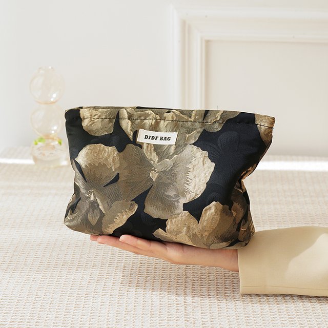 Gold embossed flower feminine makeup bag, large capacity cosmetics, sanitary napkin storage bag, portable travel toiletry bag