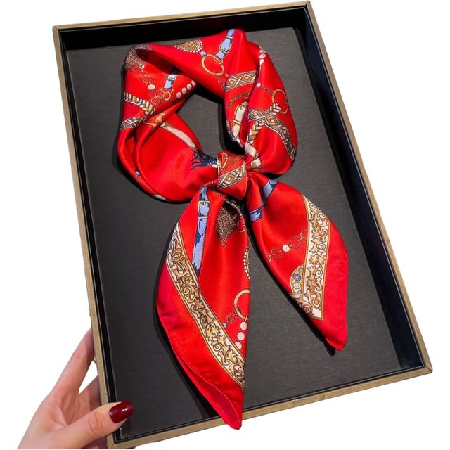 Luxury Chain Print Small Square Scarf Simulated Silk Thin Neck Scarf Fashion Bandana Sunscreen Headscarf for women 70x70cm 2025