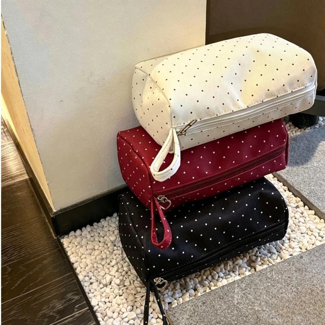 Polka Dot Twill Fabric Cosmetic Bag Large Capacity Zipper Closure For Travel Daily Toiletry Storage