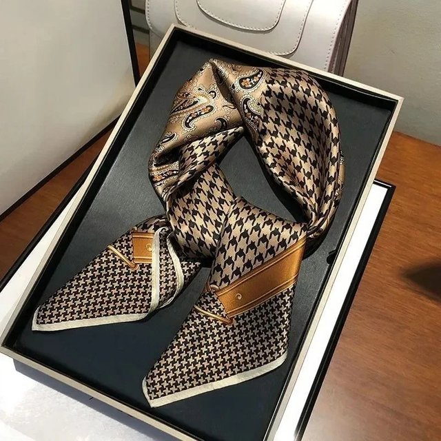 Luxury Paisley Houndstooth Printed Square Scarf Coffee Color Thin Smooth Neck Scarf Vintage Style Sunscreen Headscarf for women