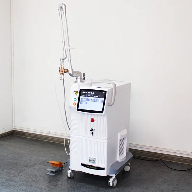 Professional Fractional CO2 Beauty Device for Skin Carbon Peel, Skin Firming Cosmetic Equipment for Salon Skin Care