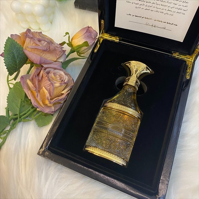 AMOUAGE Cristal Gold Luxury Man Eau de parfum 50ml Long Lasting Elegant Radiant Sensual Scent Rich Amber Floral Warm Creamy Aura