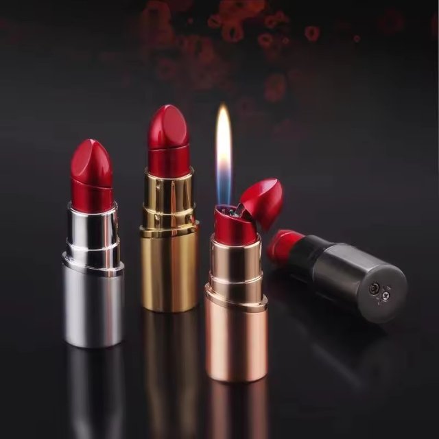 Lipstick Shape Lovely Cigarette Lighter Butane Open Flame Gas Free Fire Flint Lighter Lady's Smoking Christmas Gift