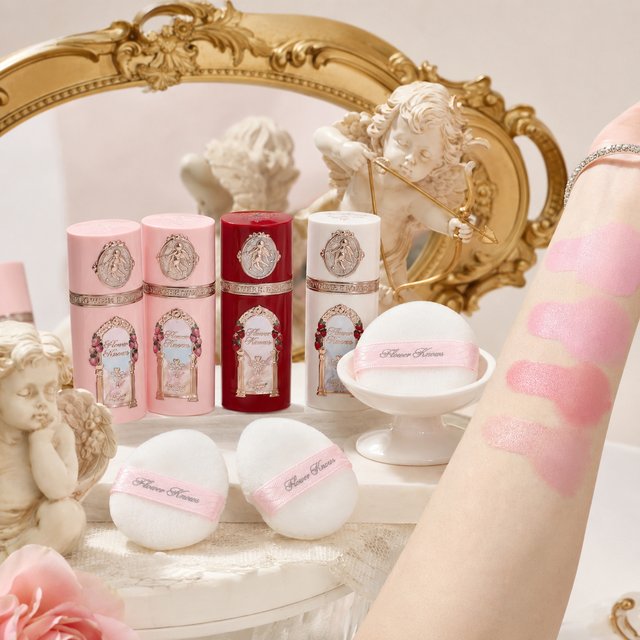 Flower Knows Strawberry Cupid Blush Liquide Avec Houppette Teinte Joues Hydratante Légère Facile À Estomper Longue Tenue Fini Rosé Naturel Maquillage Femme