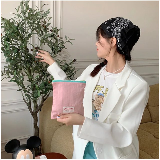 made for females pink portable cosmetic storage bag, no inner bag top zipper, dustproof storage helper