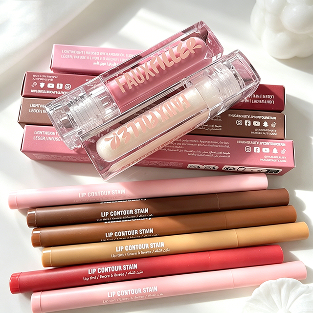 Hot Beauty Cosmetic Faux Filler Shiny Non-Sticky Lip Gloss Hydrating Crystal Clear Lip Oil Plumping Moisturizing Tinted Lipstick