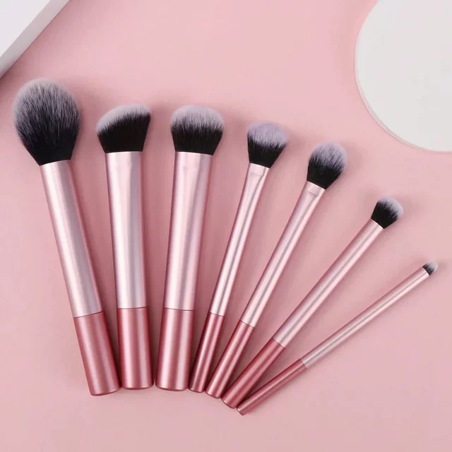 Pinceaux de maquillage professionnels, 7 pièces, synthétiques, doux, sans cruauté, fond de teint, Blush, fard à paupières, ensemble cosmétique, outils de nettoyage faciles
