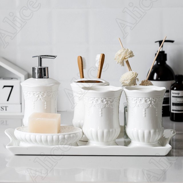European Relief Texture Ceramic Shampoo Bottle Hotel Pure White Shower Accessories Drain Soap Holder Household Bathroom Set