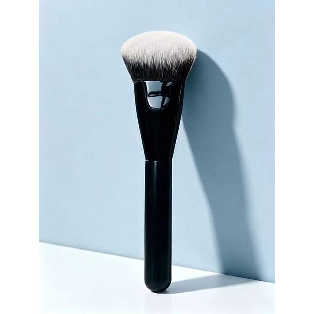 1Pcs Makeup Brush for Face, Foundation Brush, Blush Brush with Angled Design, Fits the Contours of the Face, Creates a Perfect Makeup Look, Professional-Grade Makeup Tool, Makeup Artist's Special